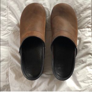Brown Dansko clogs size 42